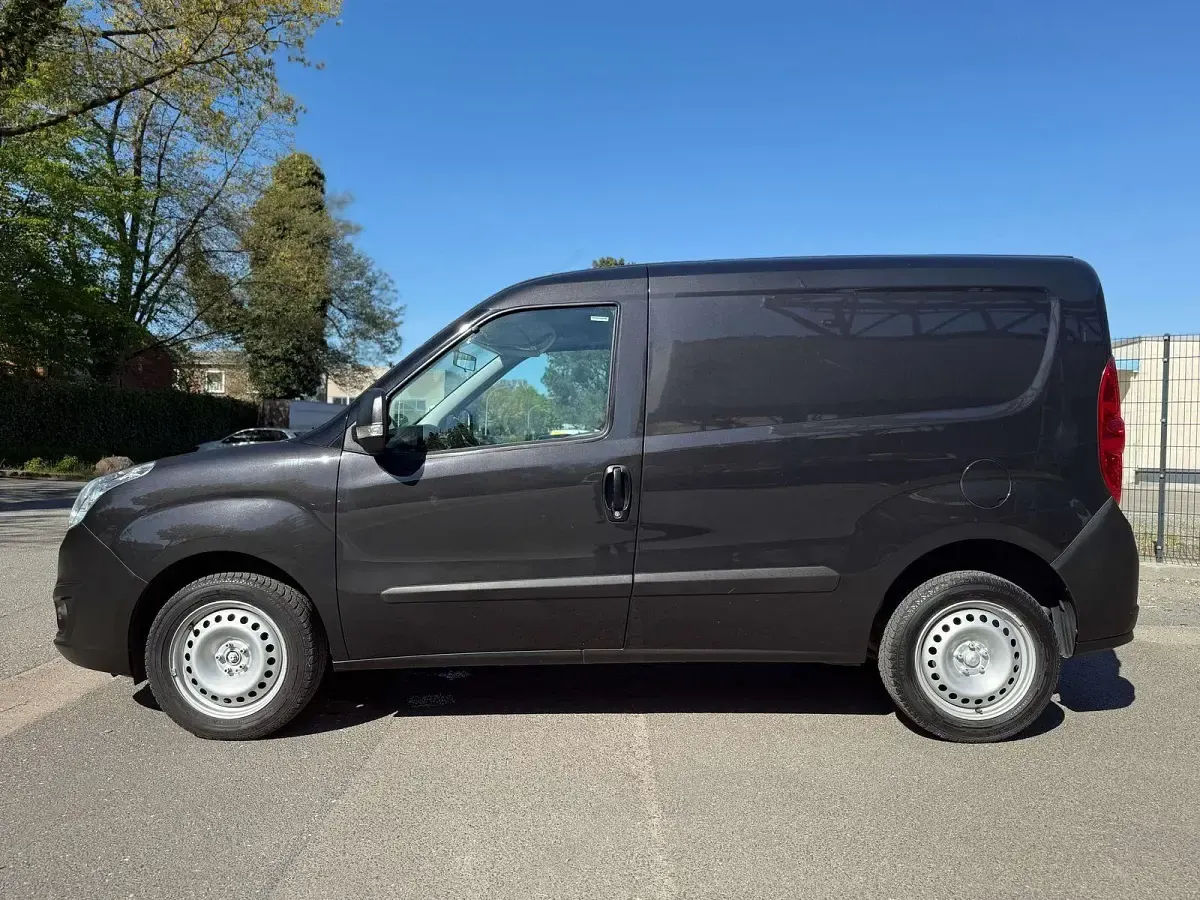 Occasion Opel Combo 95 ch (69 kW) 2017 Noir Monospace