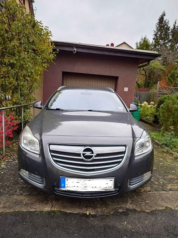 Gebraucht Opel Insignia Edition 163 PS (119 kW) 2013 Grau Kombi
