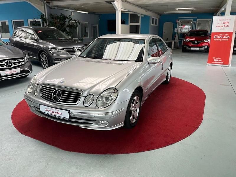 Silber Gebraucht 2005 Mercedes E200 Avantgarde Limousine | 4.950 € (Guter Preis) - Bild 1/4