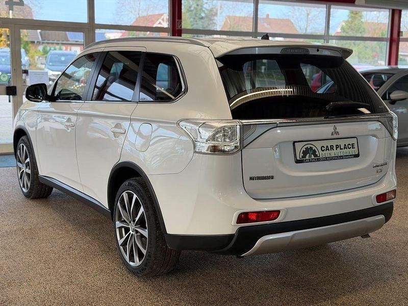 Gebraucht Mitsubishi Outlander Diamant Edition 150 PS (110 kW) 2014 Weiß SUV