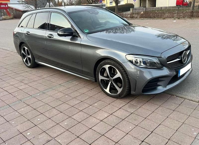 Gebraucht Mercedes C300 Avantgarde 245 PS (180 kW) 2020 Grau Kombi