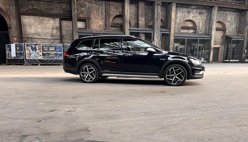 Schwarz Gebraucht 2016 VW Golf Alltrack Kombi | 12.899 € (Fairer Preis) - Bild 1/4