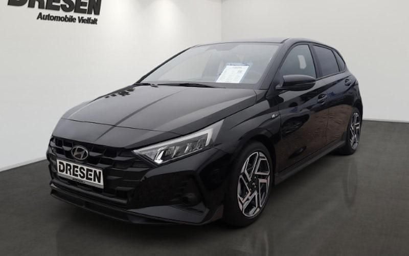 Phantom black / met Neu 2025 Hyundai i20 N Line Limousine | 25.490 € (Fairer Preis) - Bild 1/4