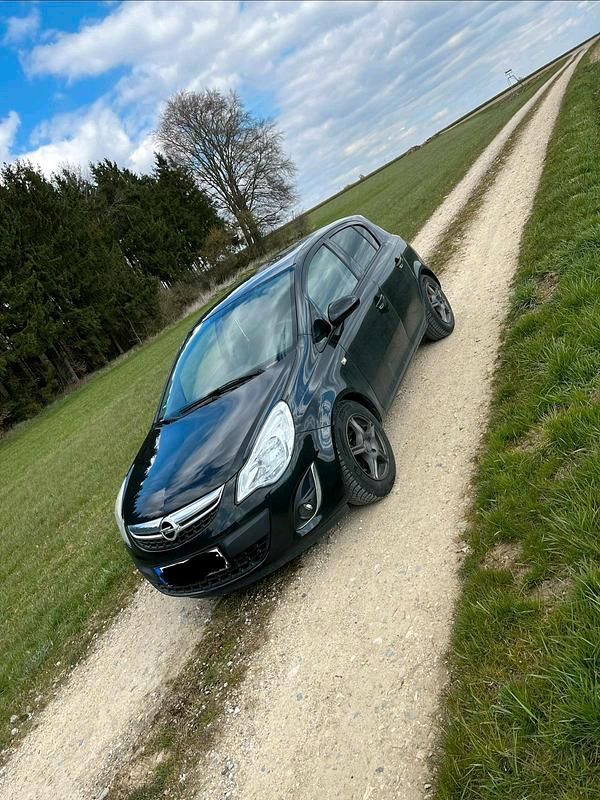 Gebraucht Opel Corsa 85 PS (62 kW) 2012 Schwarz Kleinwagen