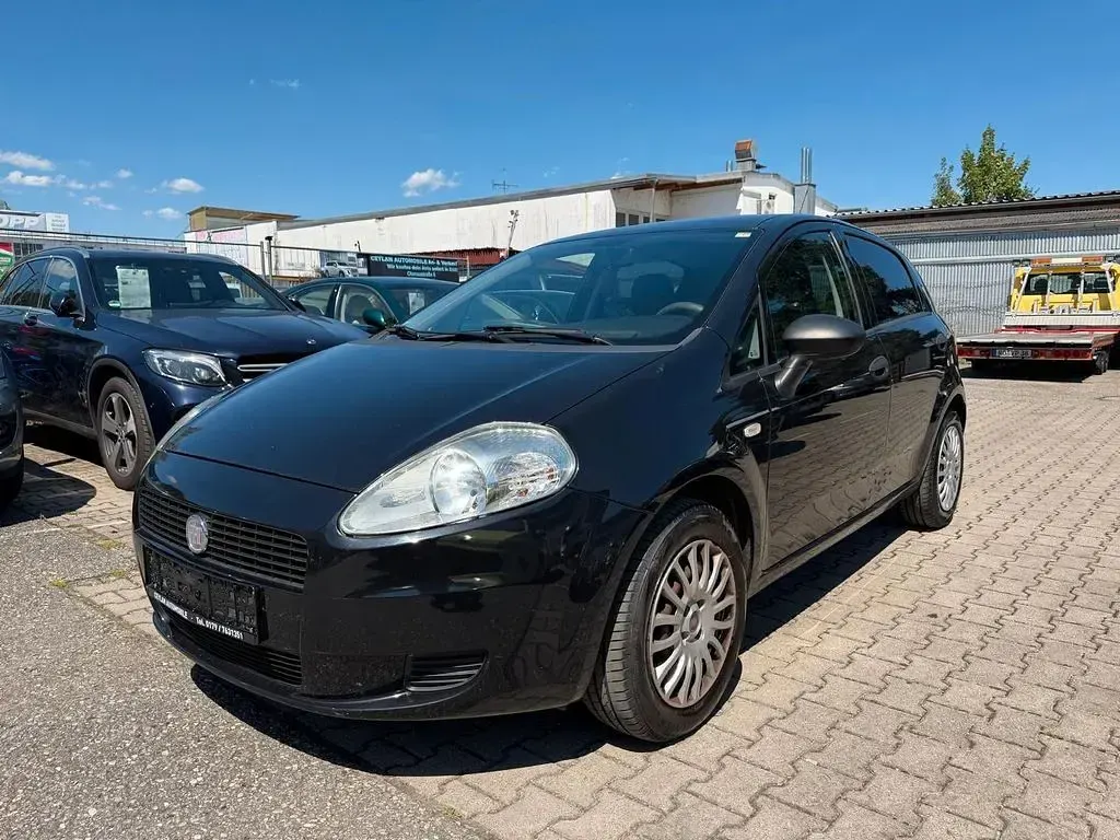 Gebraucht Fiat Grande Punto Basis 69 PS (50 kW) 2012 Grau Kleinwagen