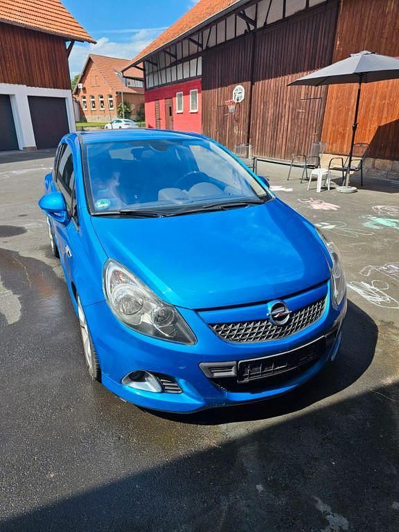 Używany Opel Corsa OPC 192 KM (141 kW) 2010 Niebieski Hatchback