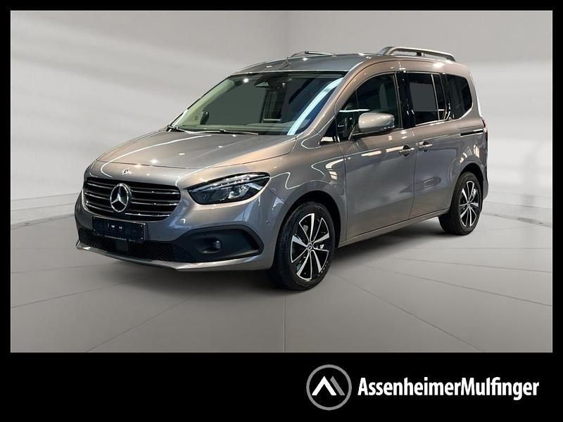 Grau Gebraucht 2024 Mercedes T180 Progressive Van / Kleinbus | 30.959 € (Etwas zu teuer) - Bild 1/4