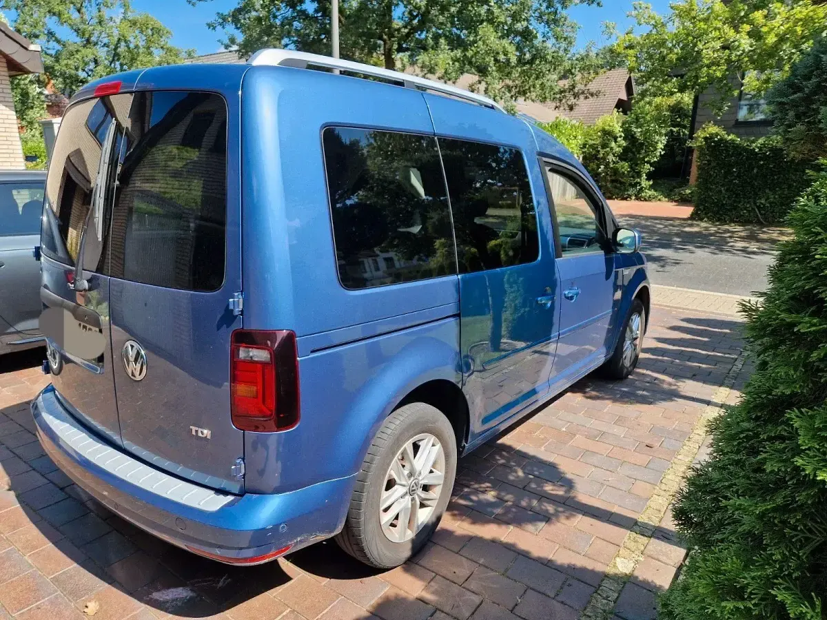 Gebraucht VW Caddy Comfortline 102 PS (75 kW) 2017 Blau Van / Kleinbus