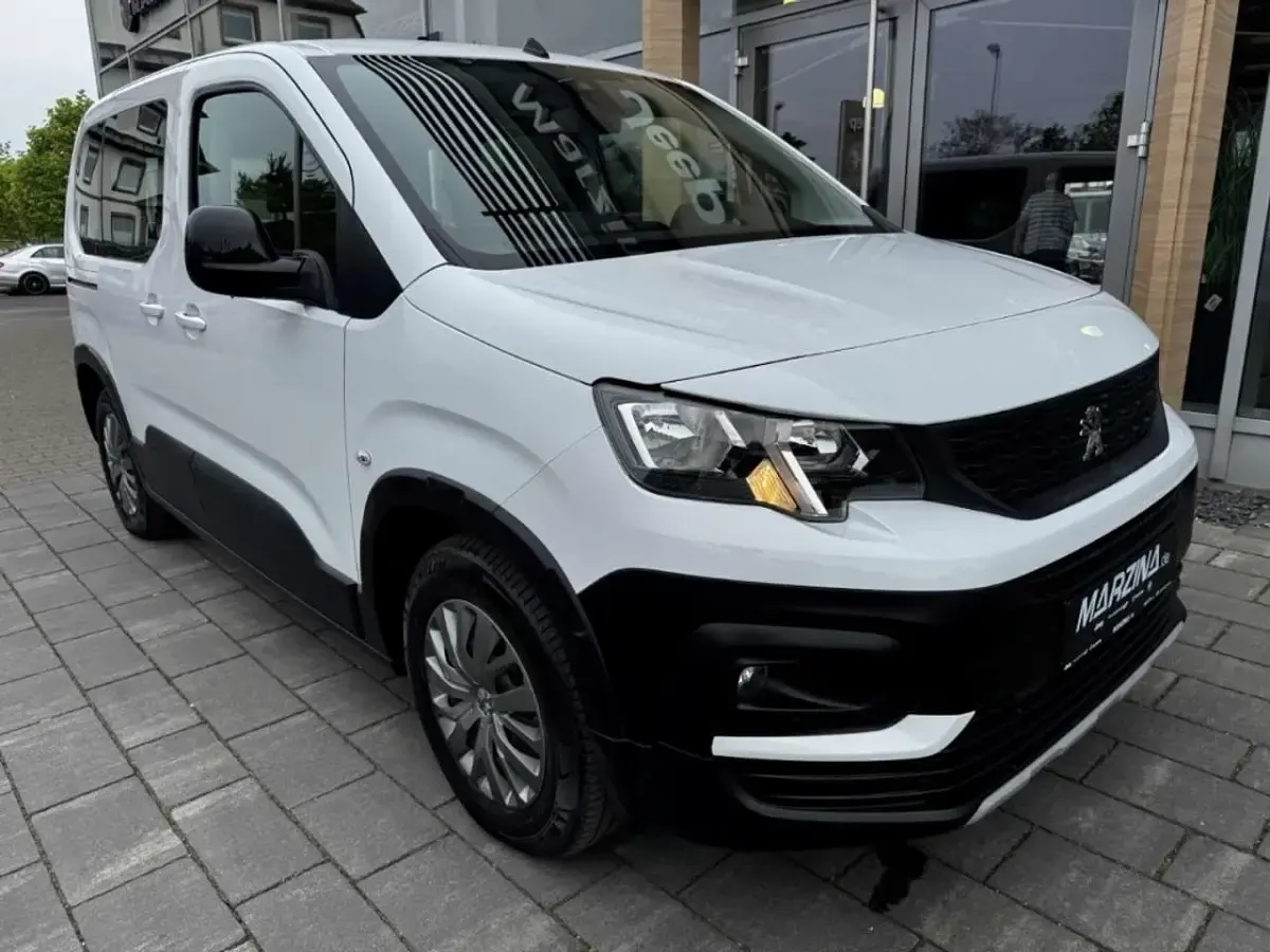 Gebraucht Peugeot e-Rifter Active 100 kW (136 PS) 2022 Weiß Van / Kleinbus