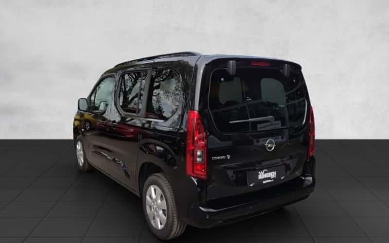 Gebraucht Opel Combo-e Life Ultimate 100 kW (136 PS) 2024 Lackierung schwarz perla nera/typ aussenverkleidung metalliclackierung Van / Kleinbus