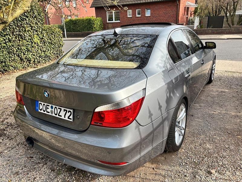Second-hand BMW 530 Performance 231 CP (169 kW) 2003 Argintiu Berlinǎ