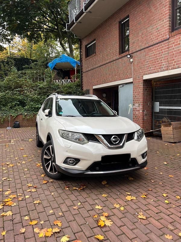 Weiß Gebraucht 2015 Nissan X-Trail 360º SUV | 14.000 € (Fairer Preis) - Bild 1/4