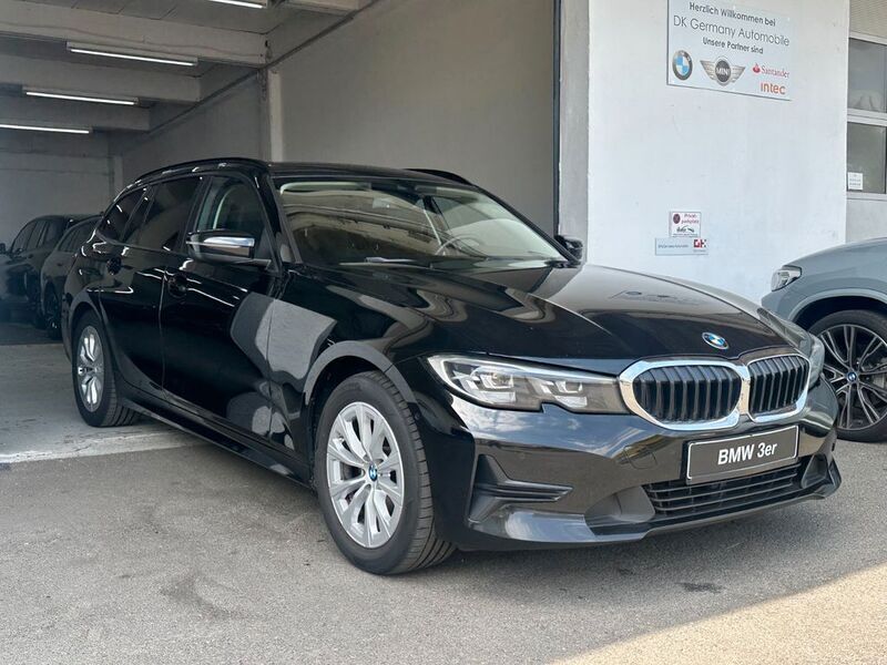 Schwarz Gebraucht 2020 BMW 318 Sport Line Kombi | 15.999 € (Guter Preis) - Bild 1/4