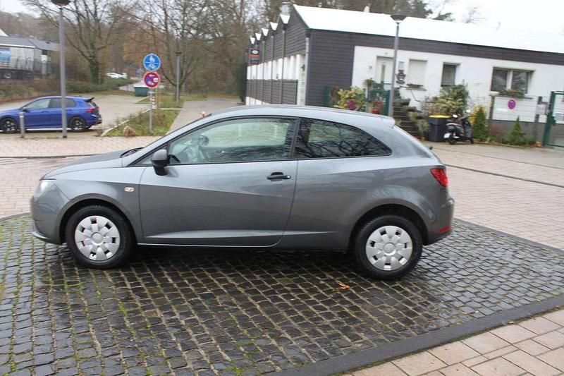 "pirineos" grau Gebraucht 2013 Seat Ibiza Reference Kleinwagen | 4.999 € (Guter Preis) - Bild 1/4
