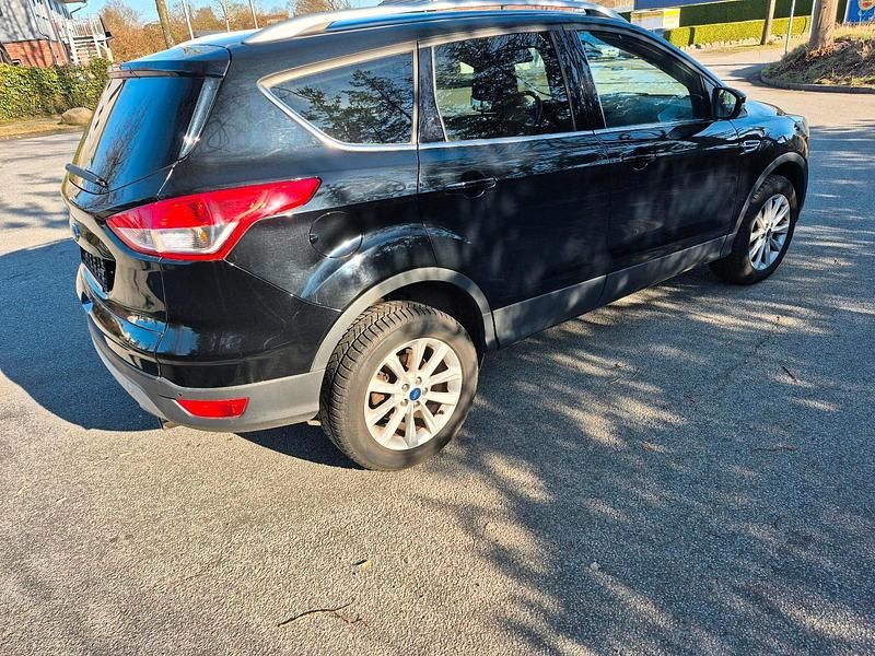 Gebraucht Ford Kuga Titanium 180 PS (132 kW) 2016 Schwarz SUV