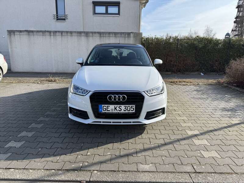 Weiß Gebraucht 2016 Audi A1 Sportback Kleinwagen | 15.500 € (Etwas zu teuer) - Bild 1/4