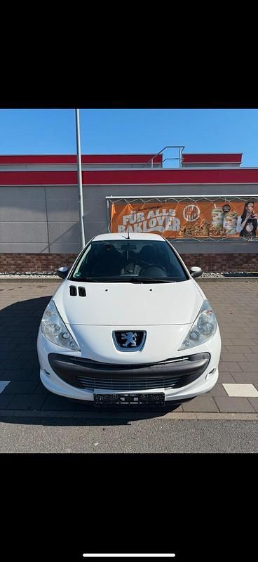 Weiß Gebraucht 2012 Peugeot 206+ Kleinwagen | 2.100 € (Fairer Preis) - Bild 1/4