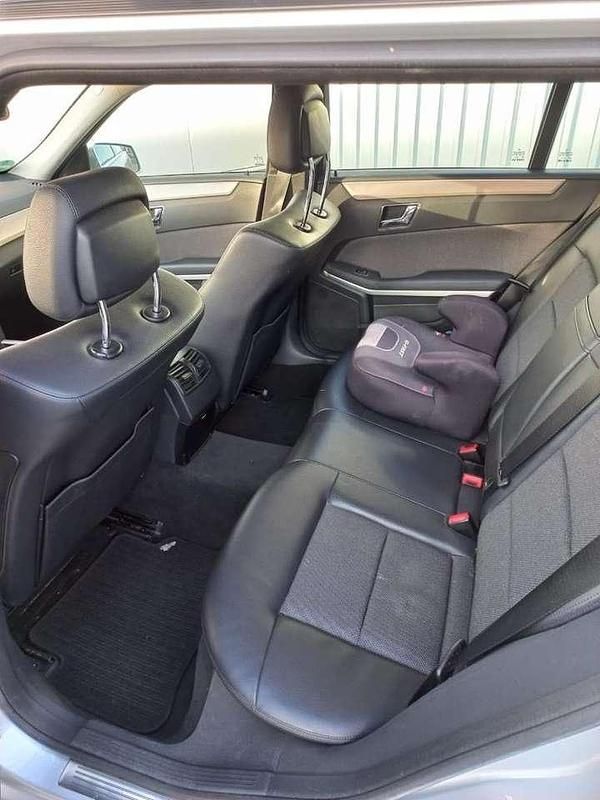 Gebraucht Mercedes E220 Avantgarde 170 PS (125 kW) 2011 Kombi