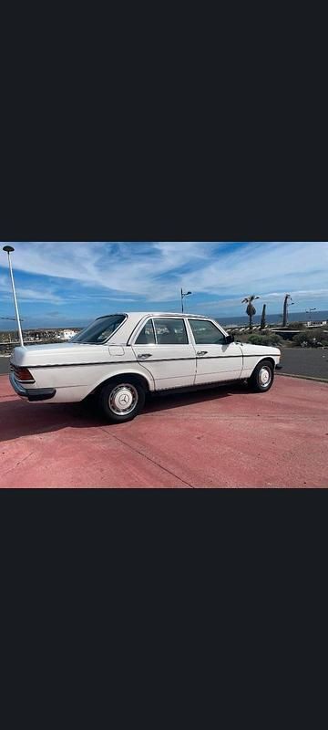 Gebraucht Mercedes 300 88 PS (64 kW) 1981 Weiß Limousine