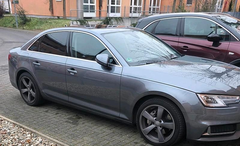 Gebraucht Audi A4 190 PS (139 kW) 2019 Grau Limousine
