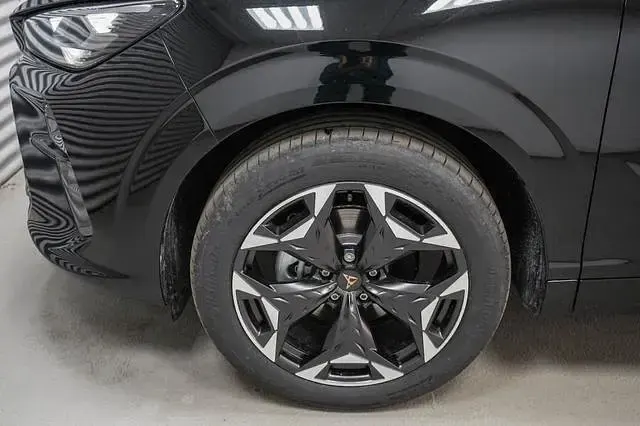 Neu Cupra Terramar 150 PS (110 kW) 2026 Mythosschwarz metallic (0e) mythosschwarz metallic (0e) SUV
