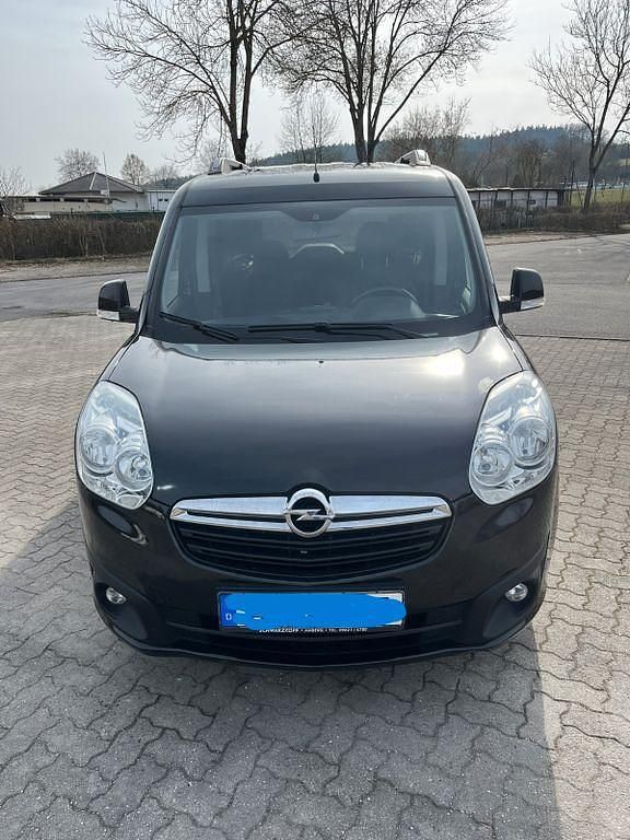 Gebraucht Opel Combo Edition 120 PS (88 kW) 2017 Blau Van / Kleinbus