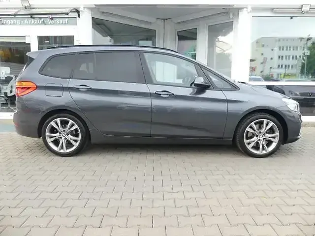 Gebraucht BMW 220 Sport Line 190 PS (139 kW) 2016 Grau Van / Kleinbus