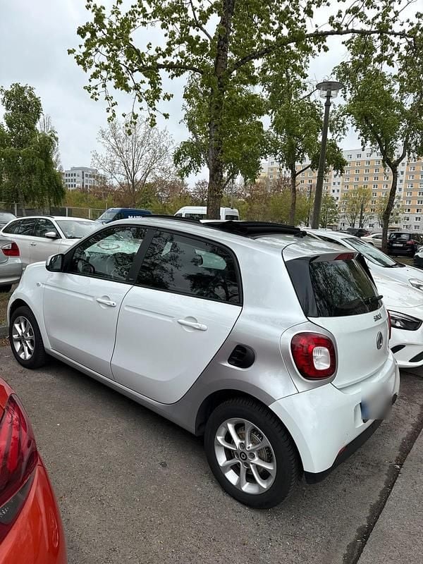 Second-hand Smart ForFour 70 CP (51 kW) 2015 Alb Hatchback
