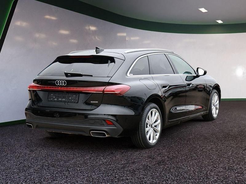 Gebraucht Audi A5 Basis 204 PS (150 kW) 2025 Schwarz / mythosschwarz Coupé