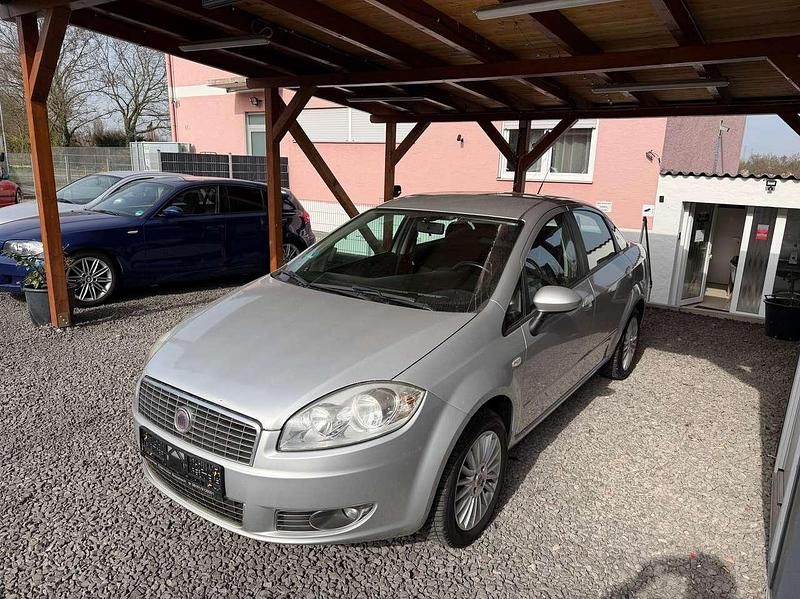 Gebraucht Fiat Linea Dynamic 77 PS (56 kW) 2008 Silber metallic Limousine