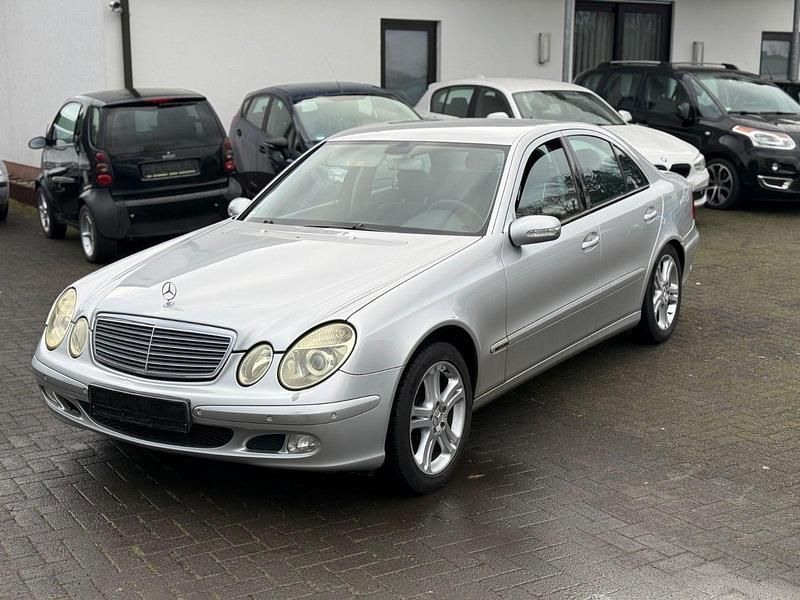 Gebraucht Mercedes E200 Classic 163 PS (119 kW) 2004 Silber Limousine