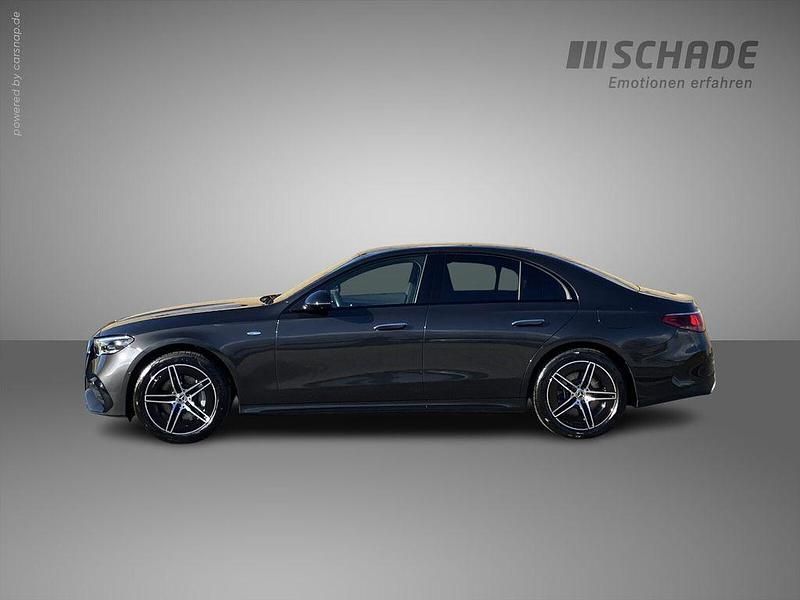Gebraucht Mercedes E300 AMG line 313 PS (230 kW) 2024 Grau Limousine