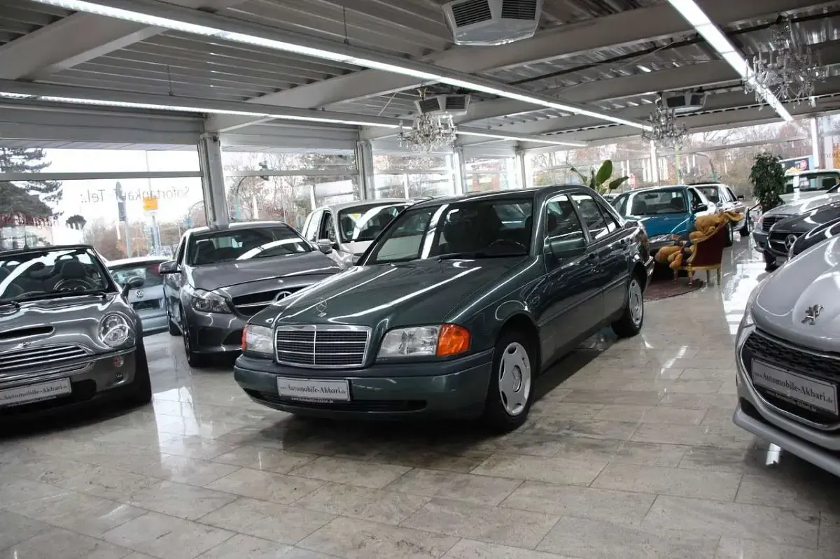 Gebraucht Mercedes C200 75 PS (55 kW) 1994 Grün Limousine