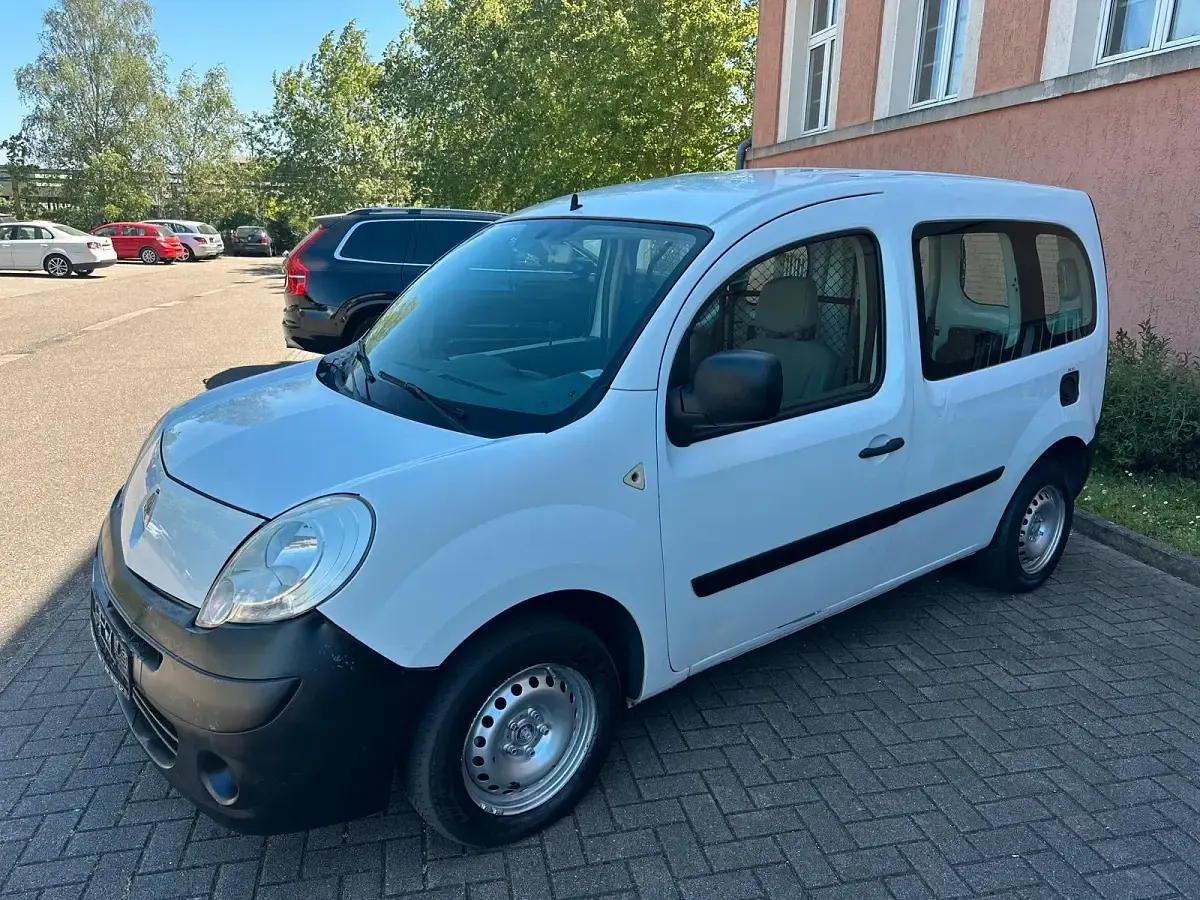Gebraucht Renault Kangoo 68 PS (50 kW) 2010 Weiß Van / Kleinbus