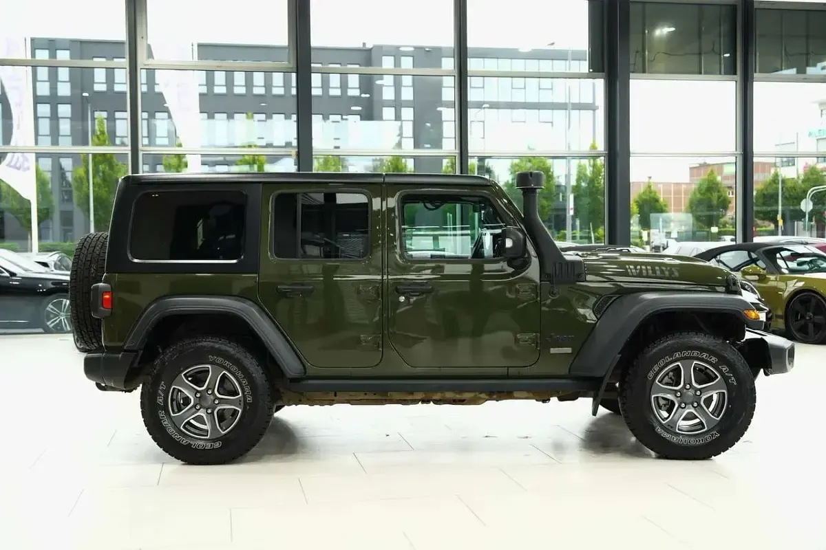 Gebraucht Jeep Wrangler Sport 272 PS (200 kW) 2021 Sarge green clear coat SUV