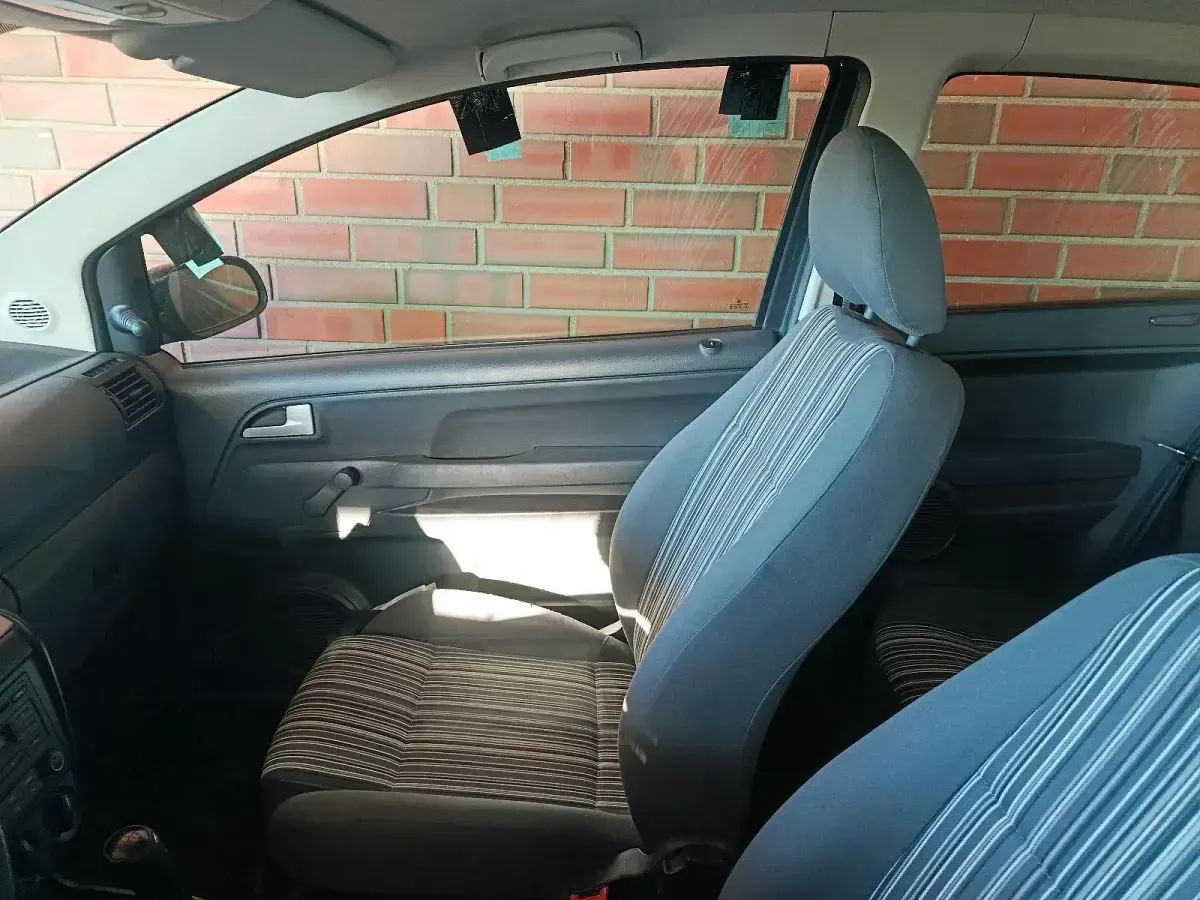 Usado VW Fox 54 CV (39 kW) 2007 Negro Utilitario