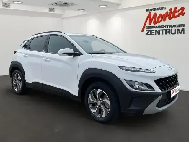 Gebraucht Hyundai Kona Edition 30 141 PS (103 kW) 2022 Atlas white / sol SUV