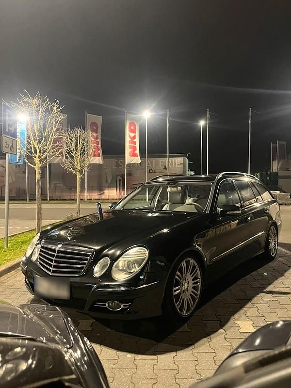 Second-hand Mercedes E280 190 CP (139 kW) 2008 Negru Break