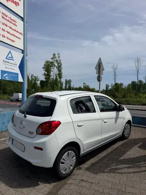 Gebraucht Mitsubishi Space Star 71 PS (52 kW) 2019 Weiß Kleinwagen