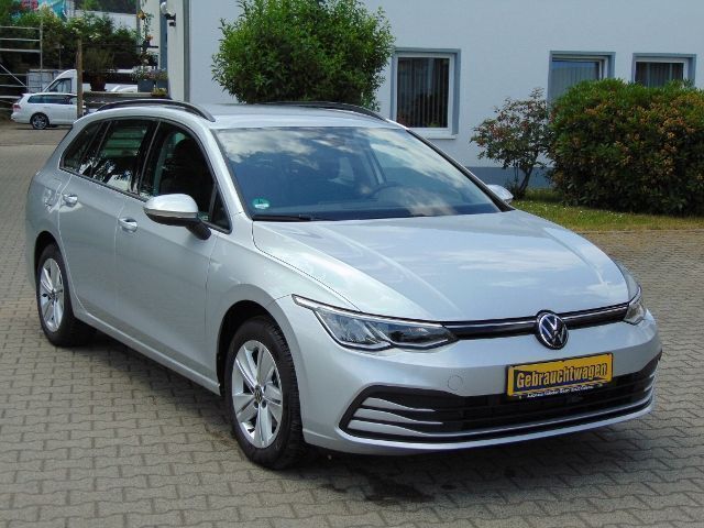 Gebraucht VW Golf VIII Life 110 PS (80 kW) 2022 Reflexsilber metallic Kombi