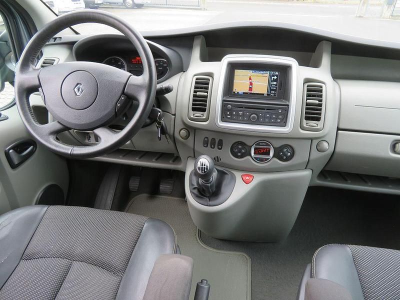 Gebraucht Renault Trafic 114 PS (83 kW) 2012 Grau Van / Kleinbus