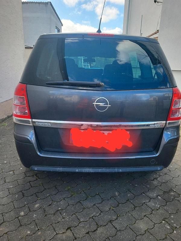 Gebraucht Opel Zafira 110 PS (80 kW) 2010 Grau Van / Kleinbus