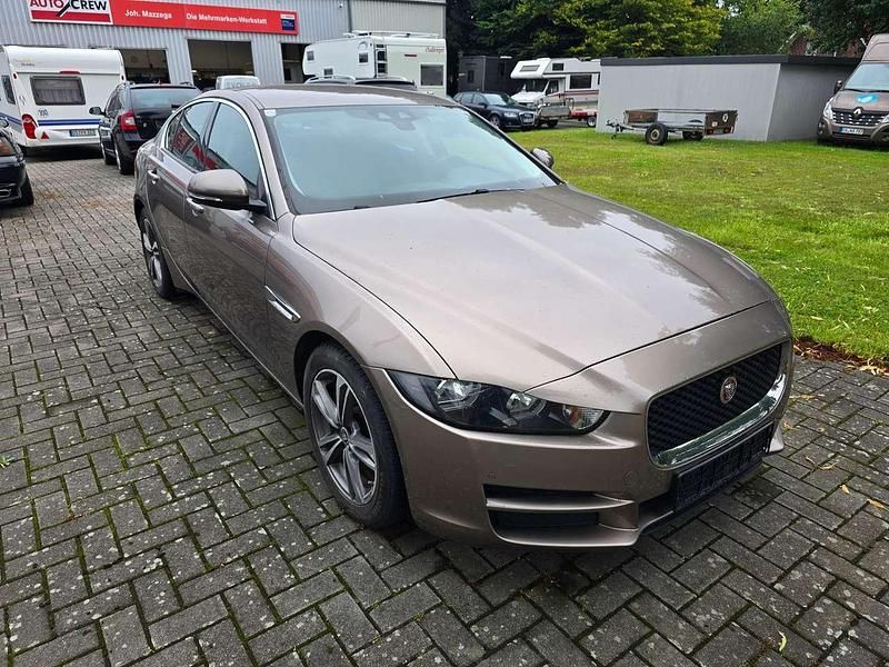 Gebraucht Jaguar XF Pure 163 PS (119 kW) 2018 Braun Limousine