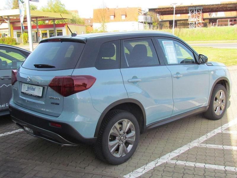 Gebraucht Suzuki Vitara Comfort 102 PS (75 kW) 2024 Blau SUV