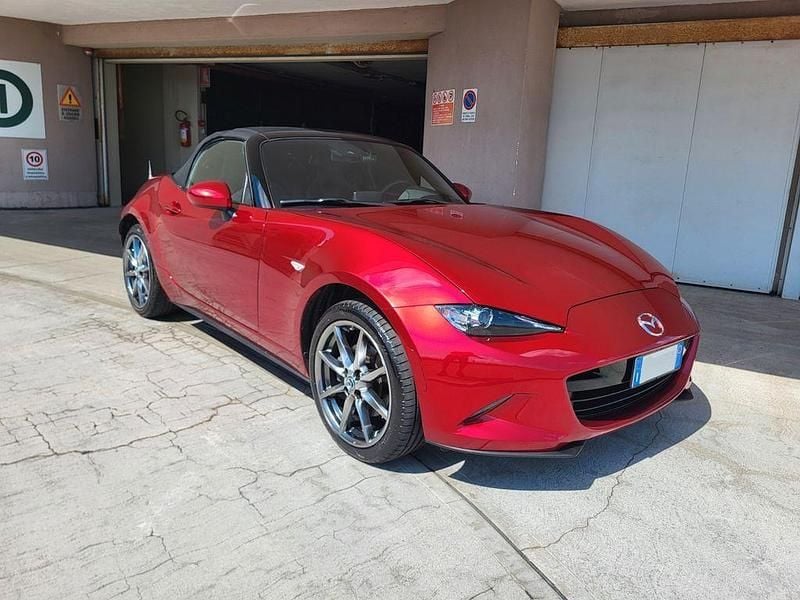Rot Gebraucht 2022 Mazda MX5 Inclusive Cabrio | 33.950 € (Teuer) - Bild 1/4