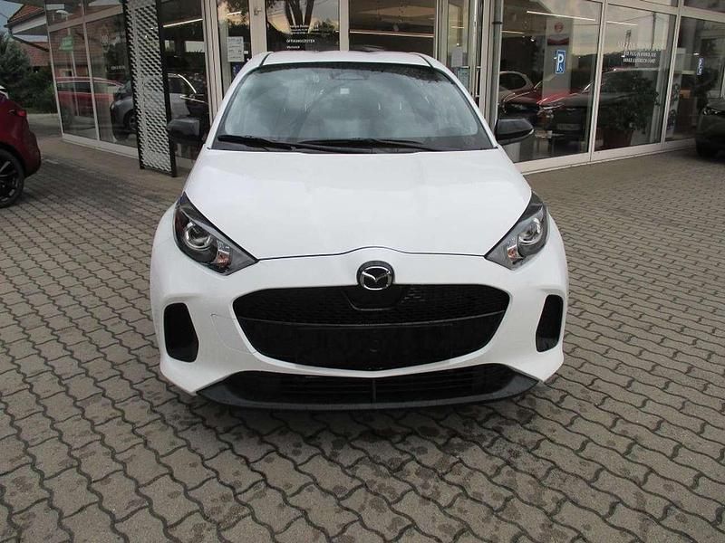 Lunar white Neu 2025 Mazda 2 Prime-Line Kleinwagen | 20.490 € (Fairer Preis) - Bild 1/4