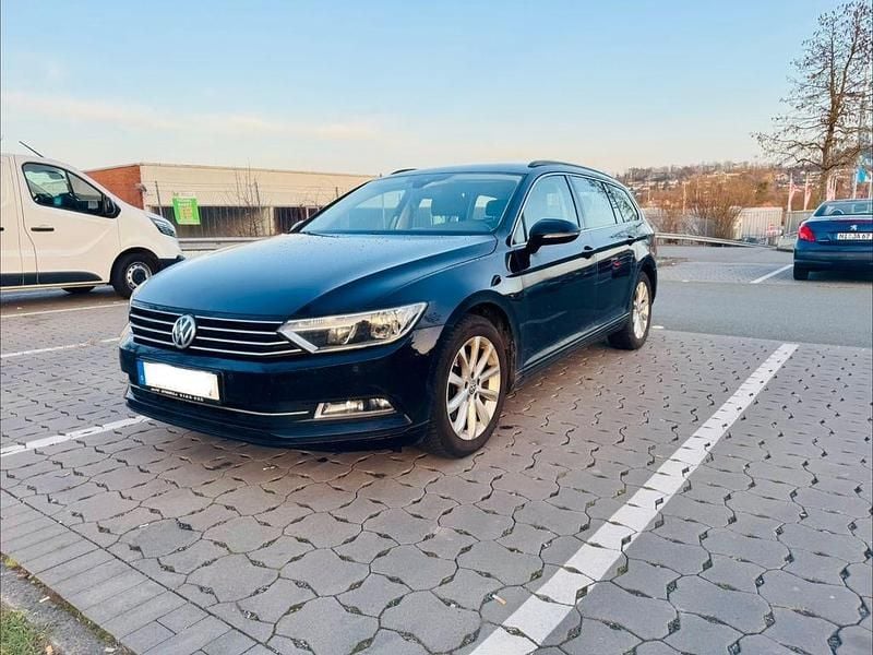 Gebraucht VW Passat Trendline 125 PS (91 kW) 2018 Schwarz Kombi