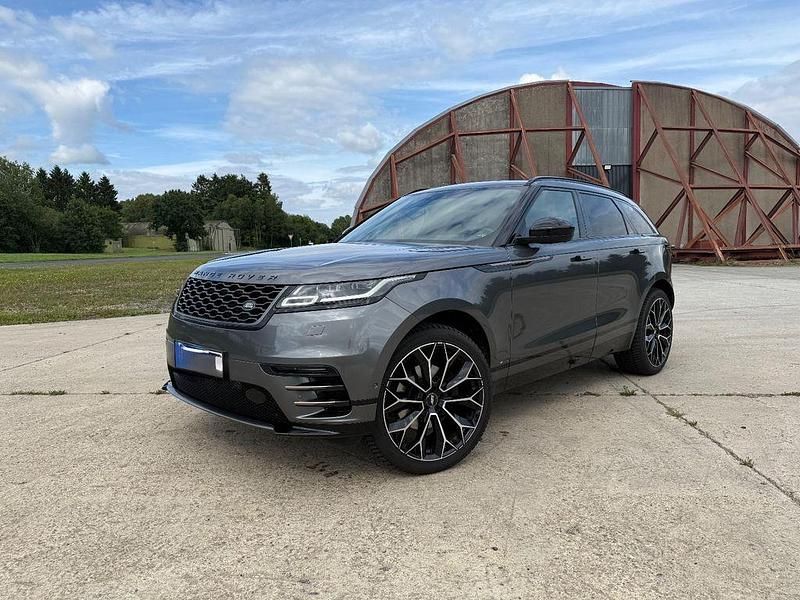 Grau Gebraucht 2018 Land Rover Range Rover Velar SE Dynamic SUV | 25.444 € (Superpreis) - Bild 1/4