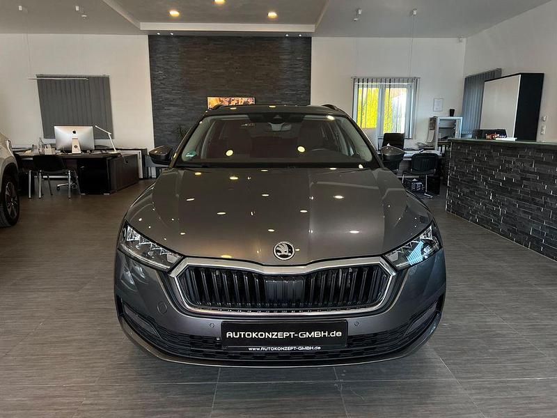 Gebraucht Skoda Octavia 150 PS (110 kW) 2023 Grau Limousine