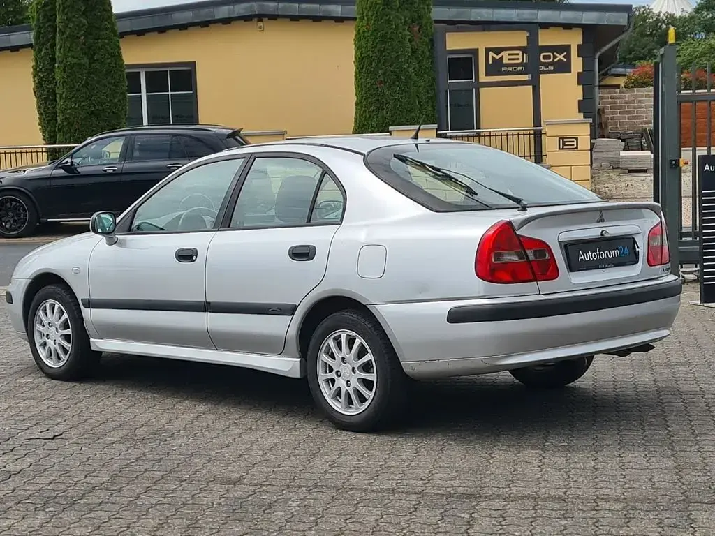 Gebraucht Mitsubishi Carisma 103 PS (75 kW) 2002 Grau Limousine